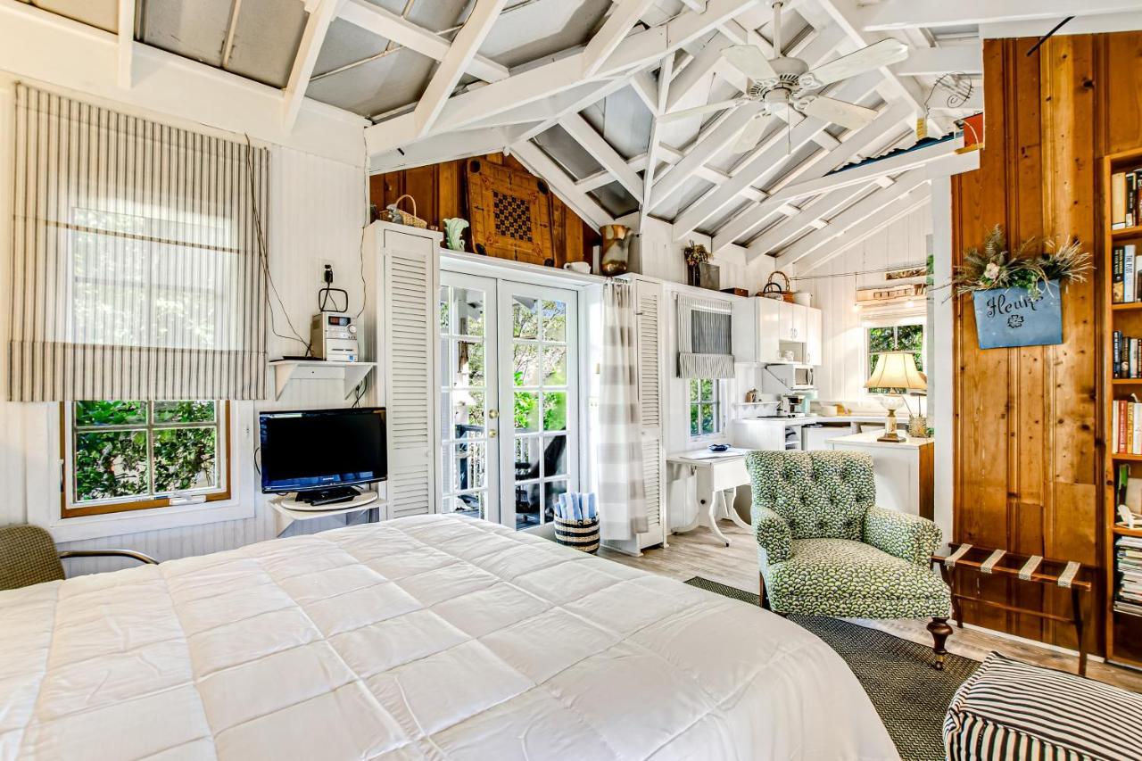 Baby Breezy Tree House Hotel Demere Park Exterior foto